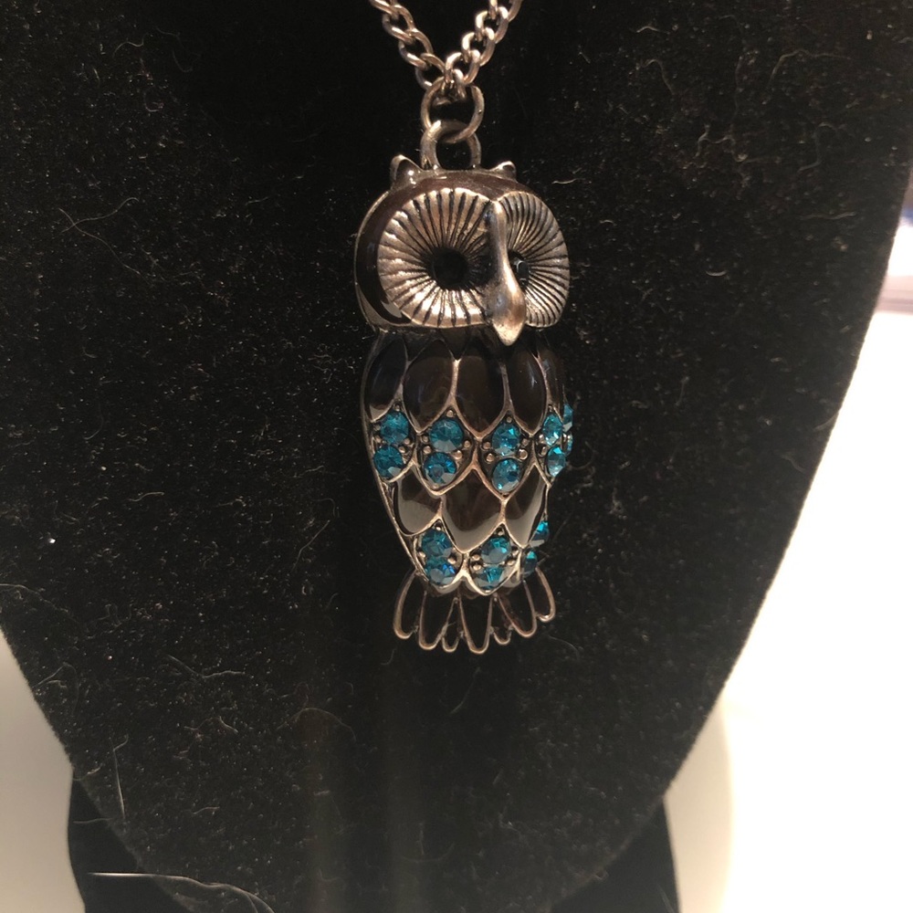 Boutique CRYSTAL Owl necklace 🥰NWOT🥰 - Picture 2 of 6